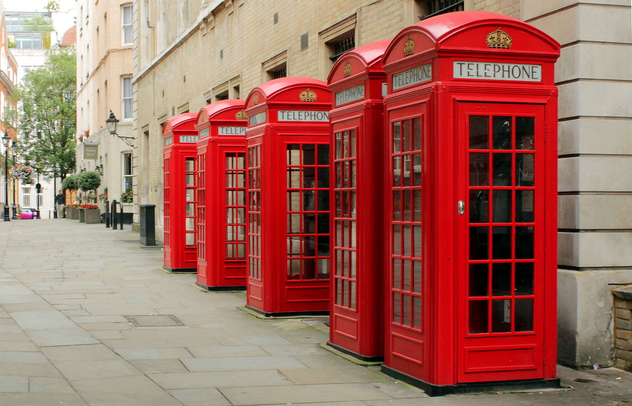 Red_Public_Phone_Boxes_-_Covent_Garden_London_England_-_July_10_2012.jpg