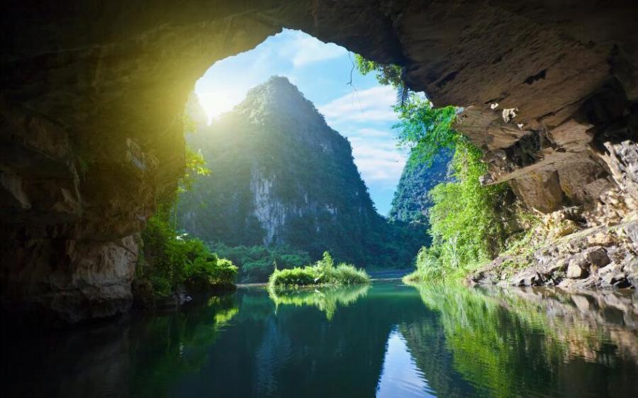 Huong dan tham quan Quang Binh
Tham quan Quang Binh can tim hieu nhung tin tuc nhu nao