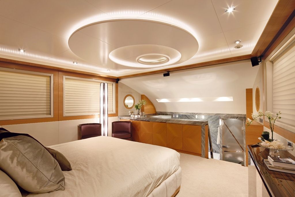 Stunning-interior-design-of-the-luxury-yacht-MUSES.jpg