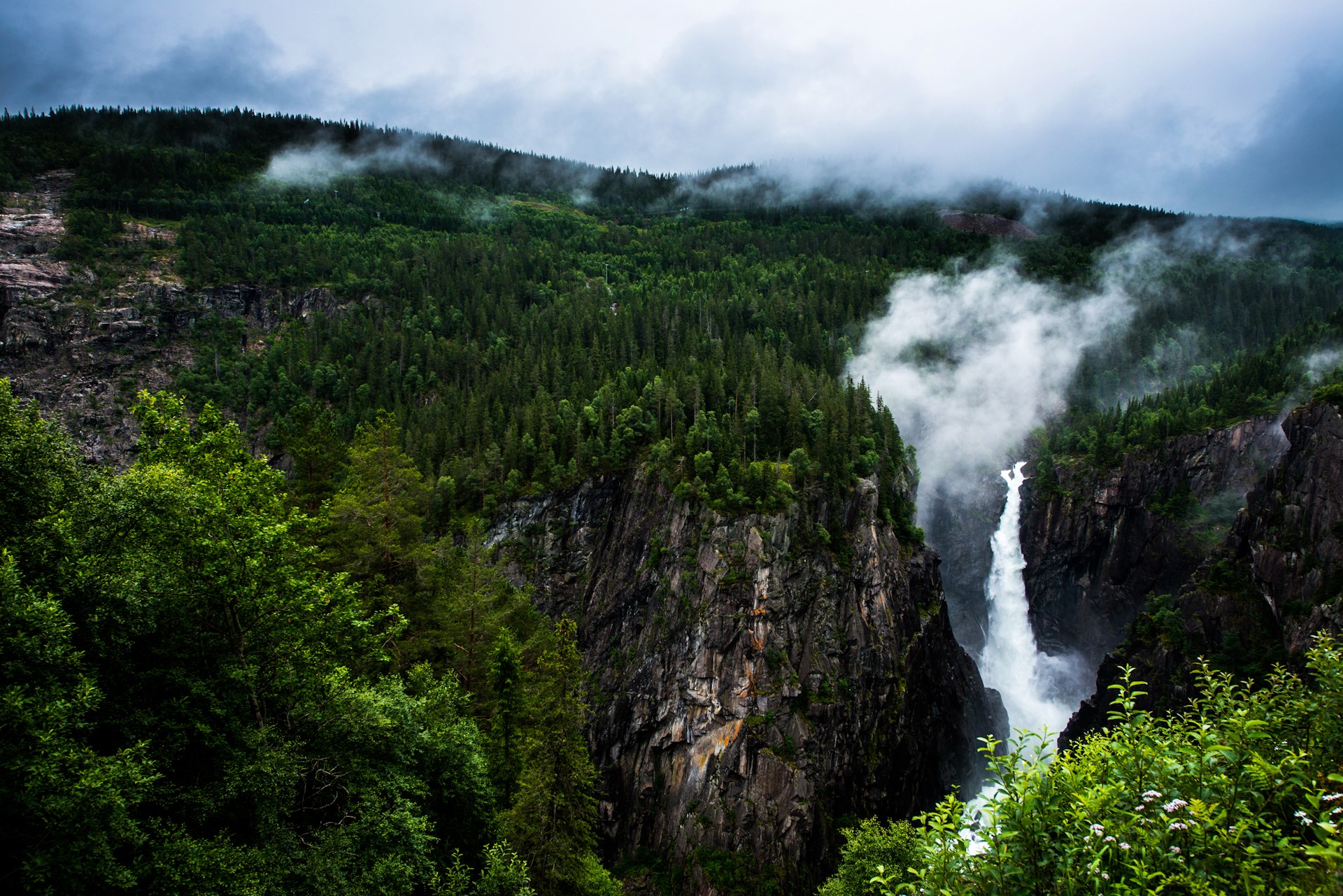 rjukan_norway__01_by_lugburzoxay-d5b3x3y.jpg