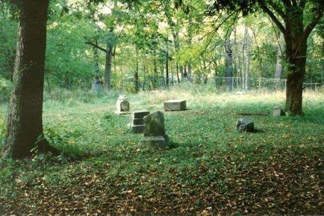 Bachelor’s Grove Cemetery daytime.jpg