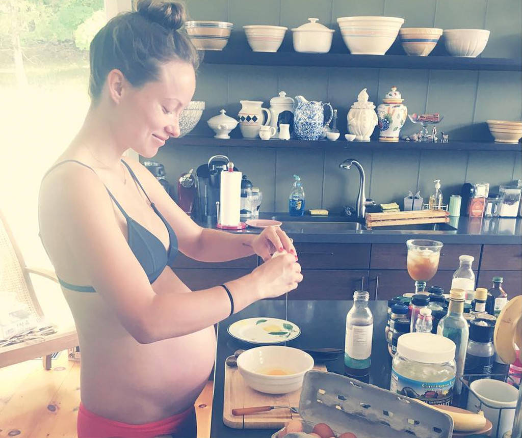 rs_1024x860-160717075027-1024-olivia-wilde-baby-bump-instagram-071616.jpg