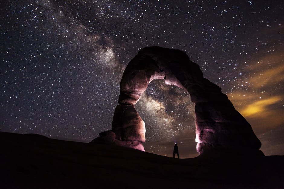 delicate-arch-night-stars-landscape.jpg