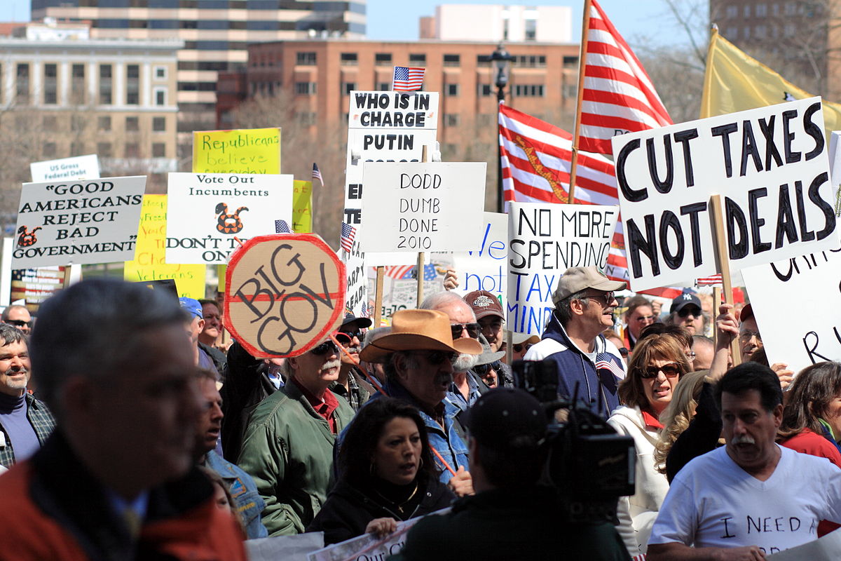 1200px-Tea_Party_Protest,_Hartford,_Connecticut,_15_April_2009_-_031.jpg