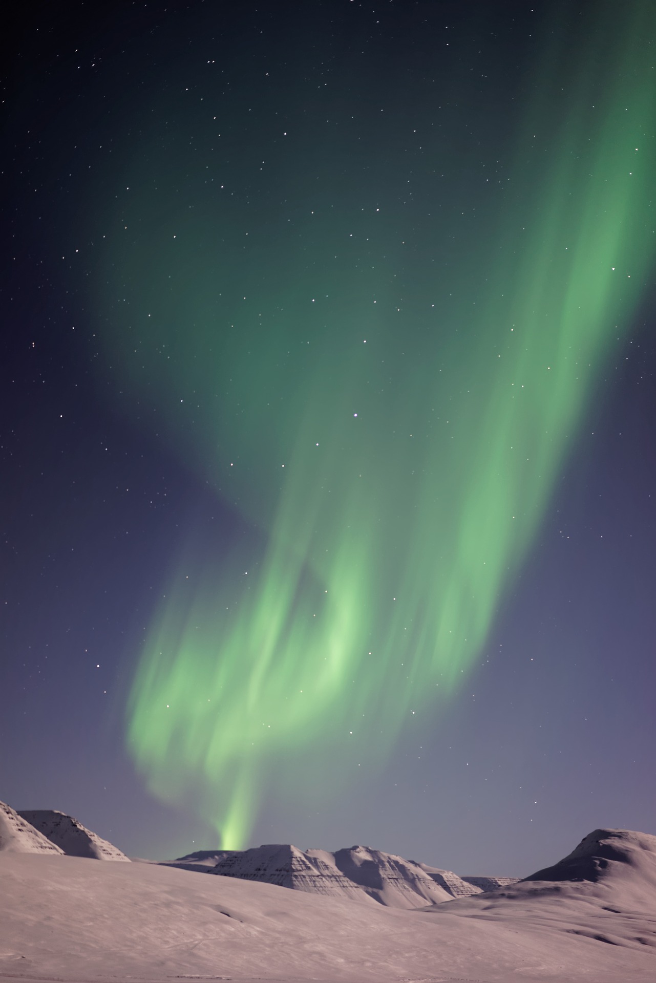aurora-borealis-1866854_1920.jpg