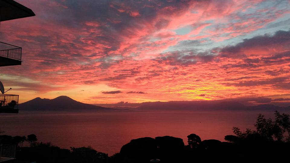 Napoli at sunrise.jpg