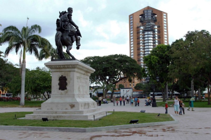 Plaza-Bolívar-de-Maracay-4.jpg