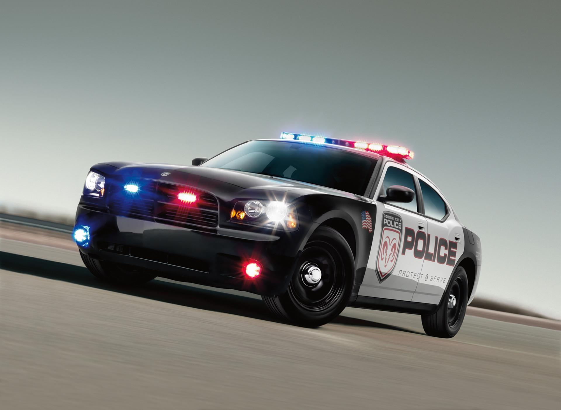 2010-Dodge-Charger-Police-Car-Image-01.jpg