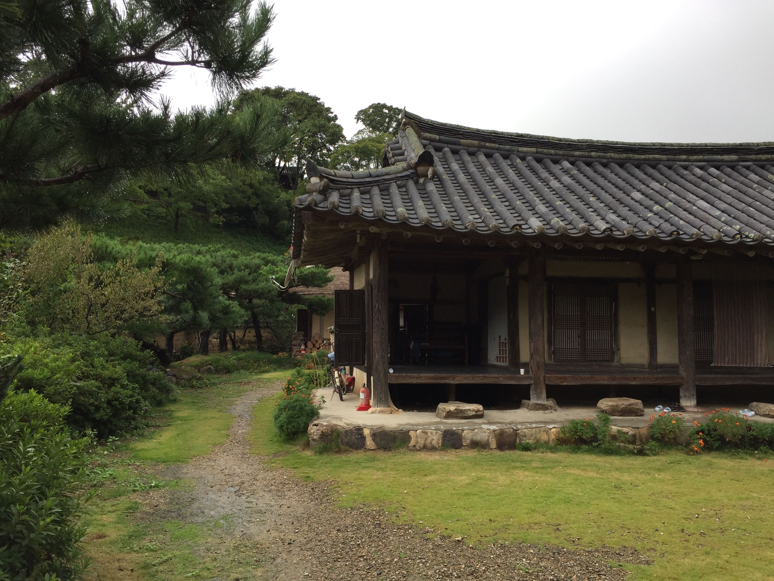 korean_traditional_house.JPG