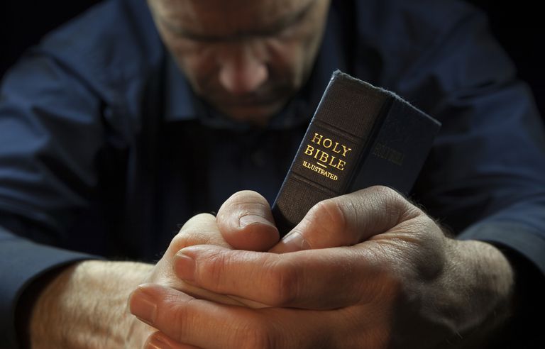 How-to-Pray-GettyImages-523426120-57aceea55f9b58b5c21c66bb.jpg