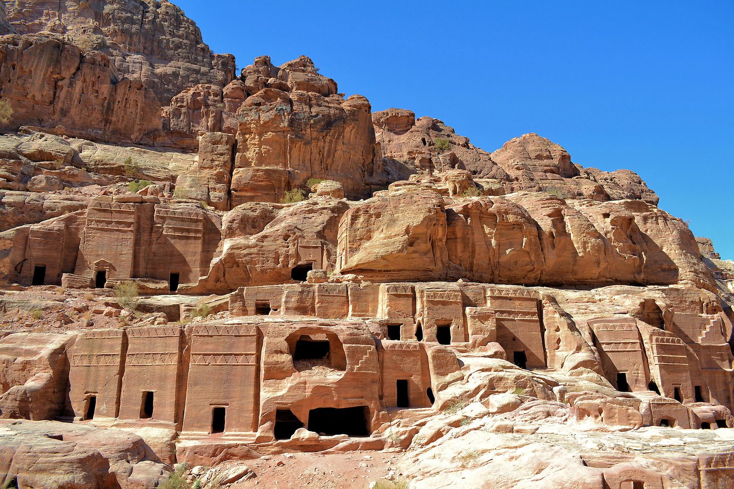 Jordan-Petra-Street-Facades-Tombs-1440x960.jpg