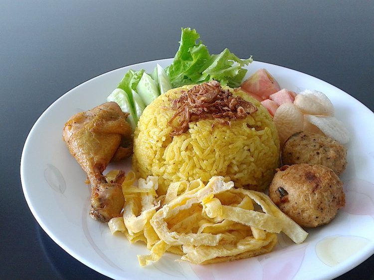 11-48-01-Nasi-Kuning-750x563.jpg