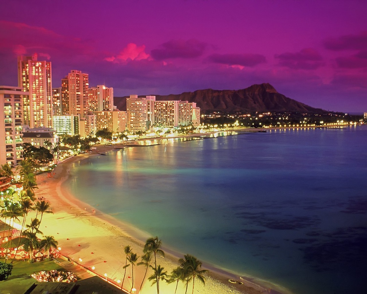 Amazing-Waikiki-Hawaii.jpg