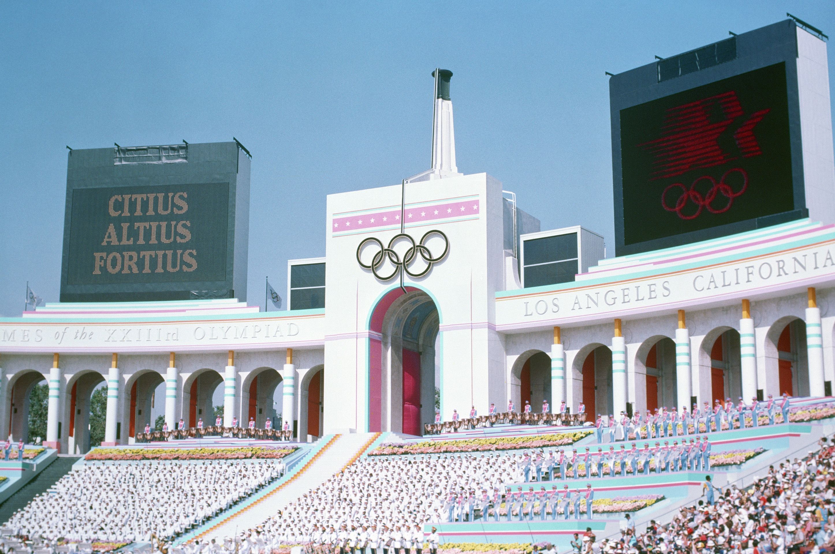 Olympic_Torch_Tower_of_the_Los_Angeles_Coliseum.jpg