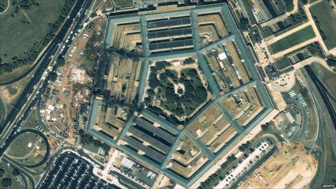 _55270584_pentagon_911_12sep2001.jpg