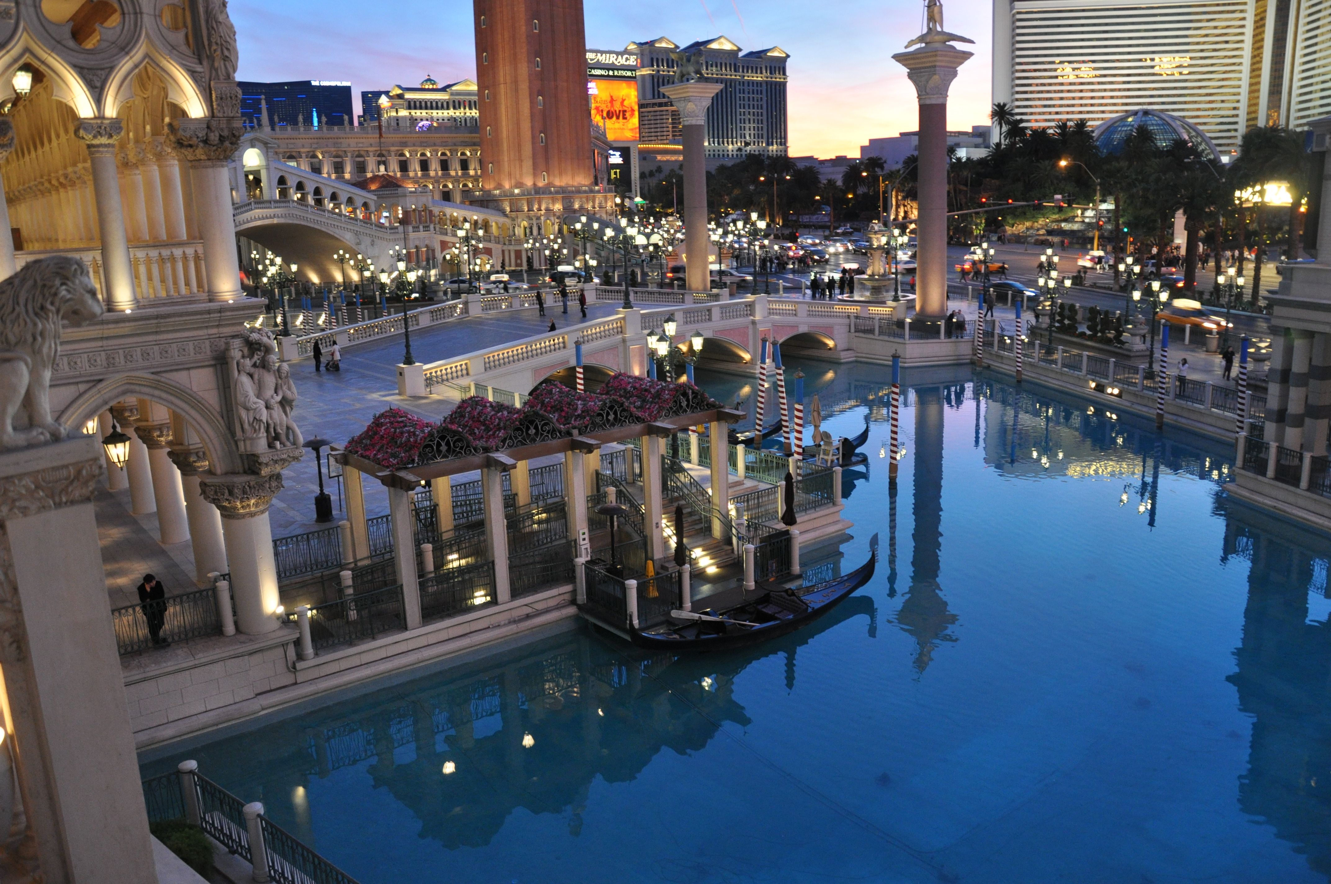 Venetian hotel las vegas. Venetian Лас Вегас. Венецианский Лас-Вегас. Venetian las Vegas. Clocks Venetian las Vegas.