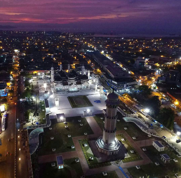 mesjid raya banda aceh.PNG