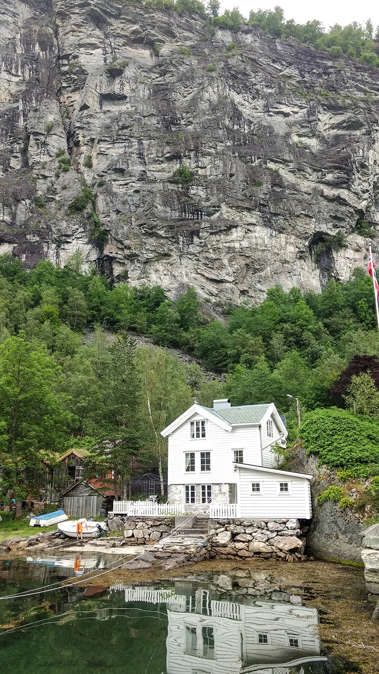 Geiranger_havn2-min.jpg