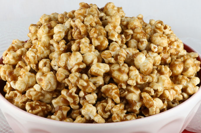 easy-homemade-caramel-corn-main.jpg