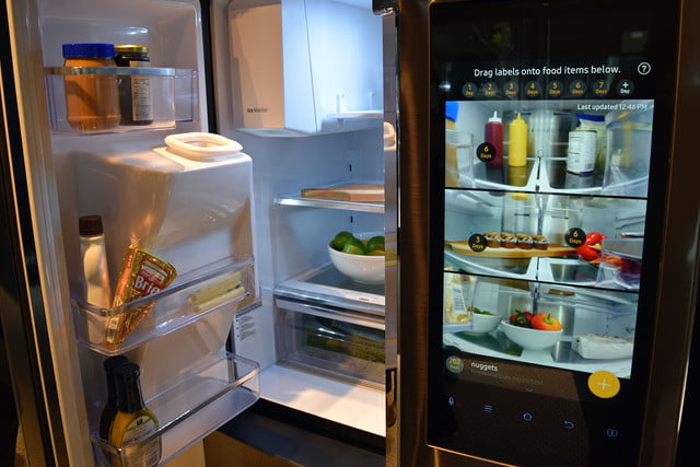 samsung-family-hub-smart-refrigerator-0004-640x427-c.jpg