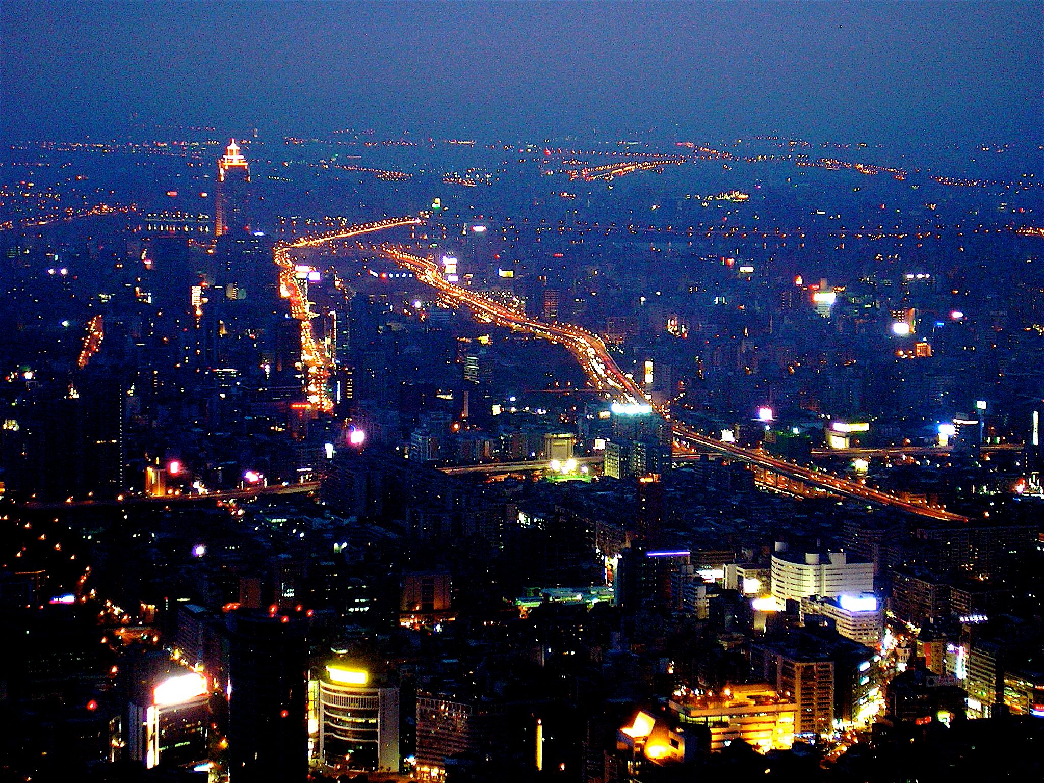 Taipei_night_birdeye2.jpg