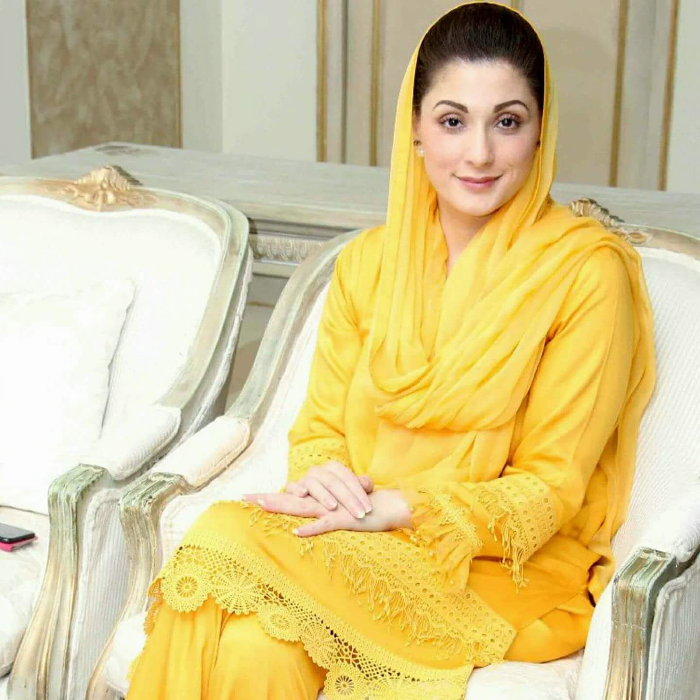 Maryam nawaz night suit