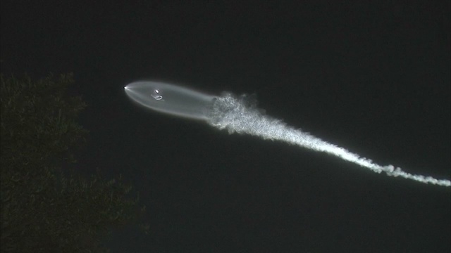 Many_reports_of_strange_light_in_skies_o_0_4730668_ver1.0_640_360.jpg