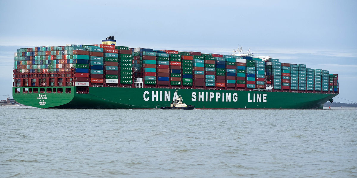 CSCL_Globe_arriving_at_Felixstowe,_United_Kingdom.jpg