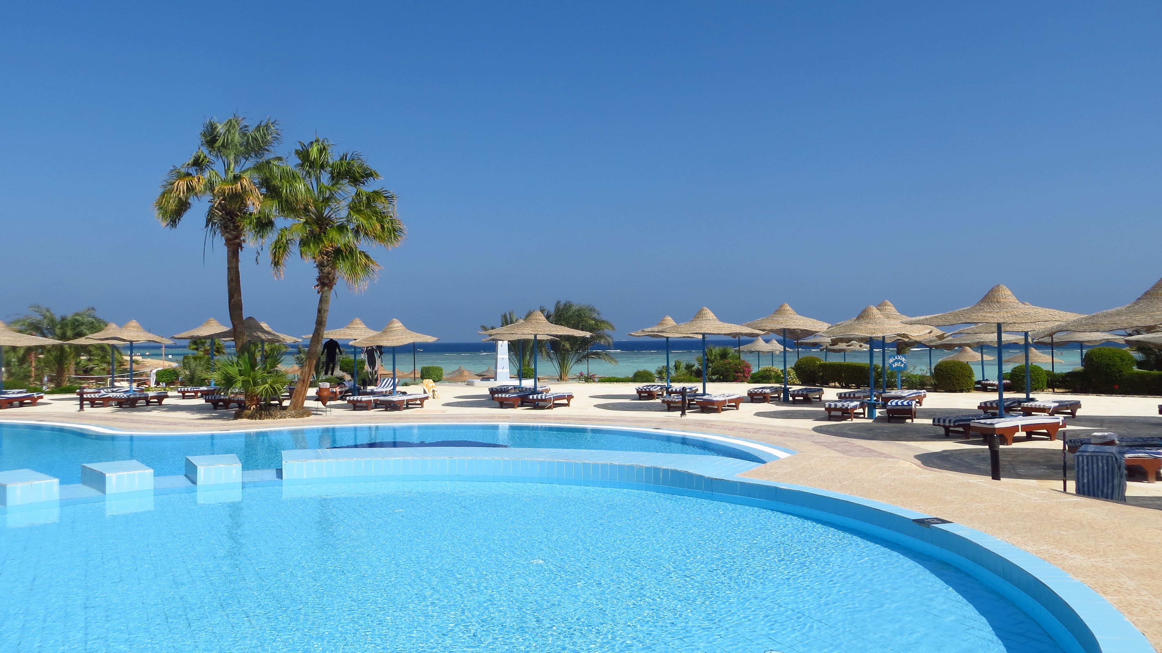 pool-2128578.jpg