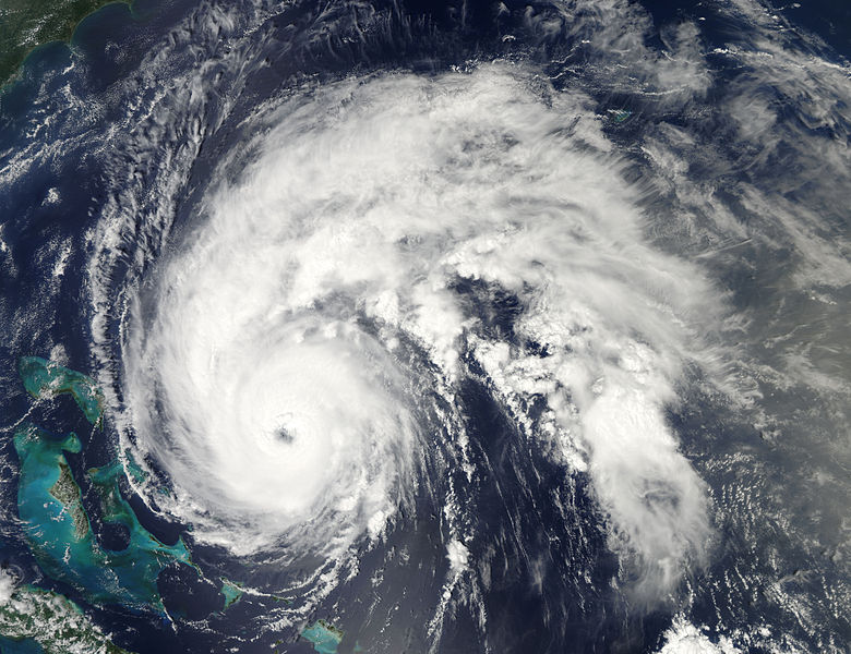 780px-Hurricane_Earl_2010-09-01_1801Z.jpg