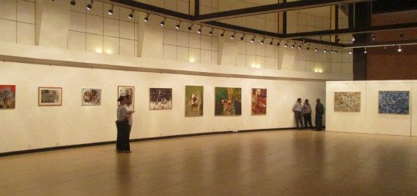 Artist-Haroon-Khimani-with-eminent-artist-9.jpg
