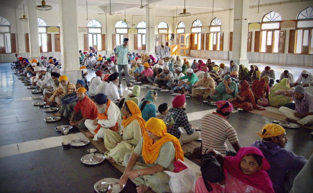 Amritsar-Golden-Temple-Free-Kitchen-1024x633.jpg