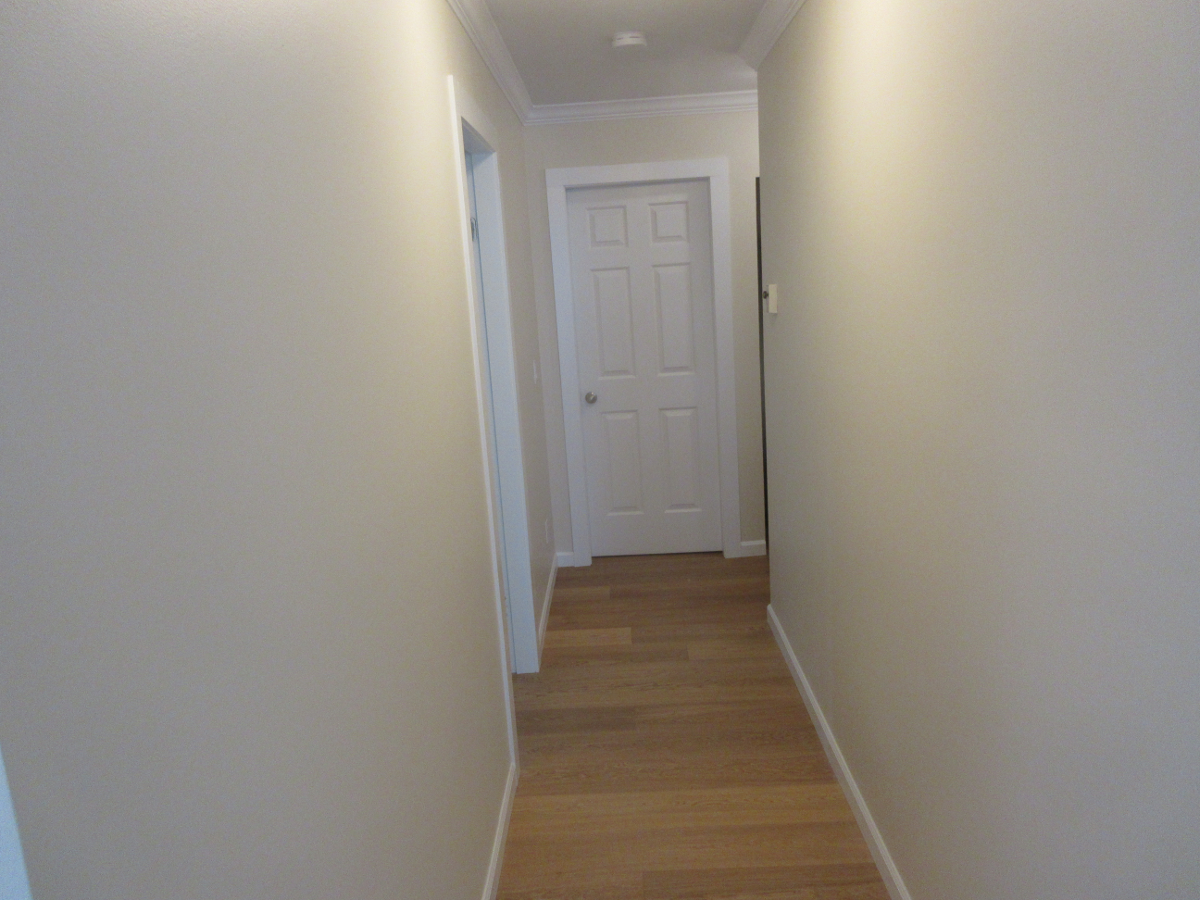 empty_hallway.png