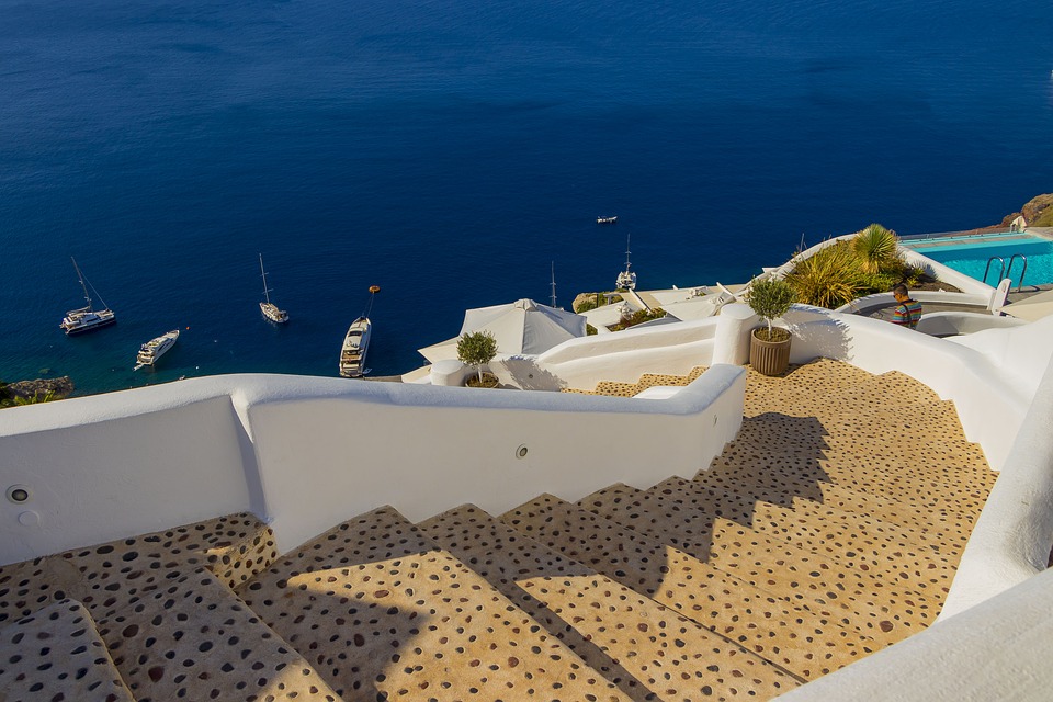 santorini-2663349_960_720.jpg