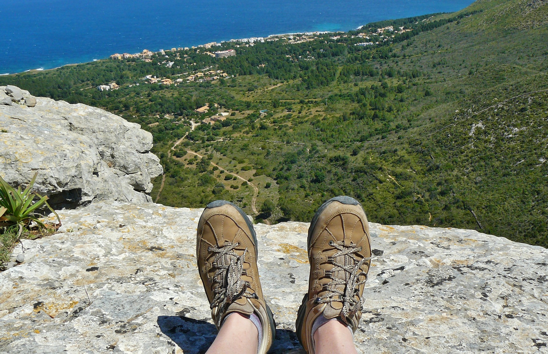 feet-317904_1920.jpg