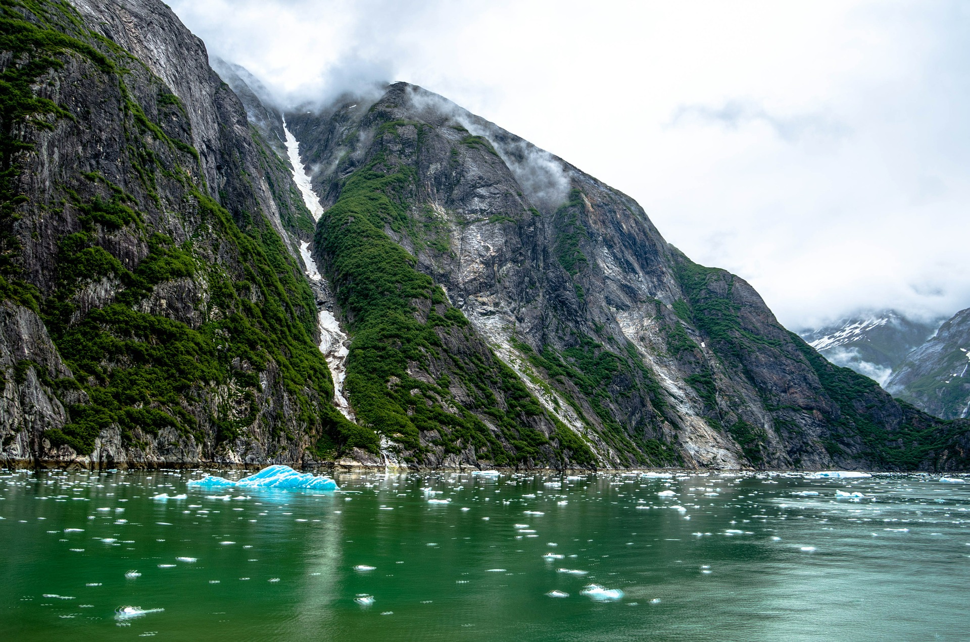 tracy-arm-fjord-369634_1920.jpg