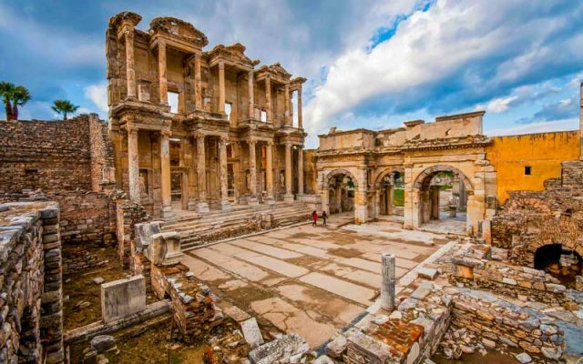 Efes-Antik-Kenti-Izmir-640x400.jpg