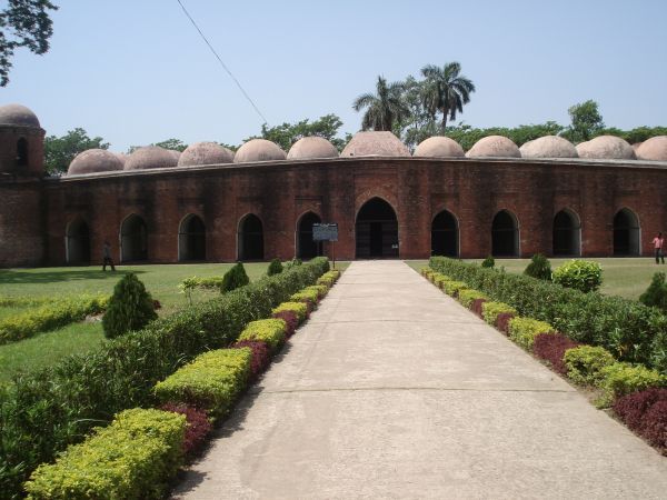 Shat_Gombuj_Mosque_(ষাট_গম্বুজ_মসজিদ)_005.jpg