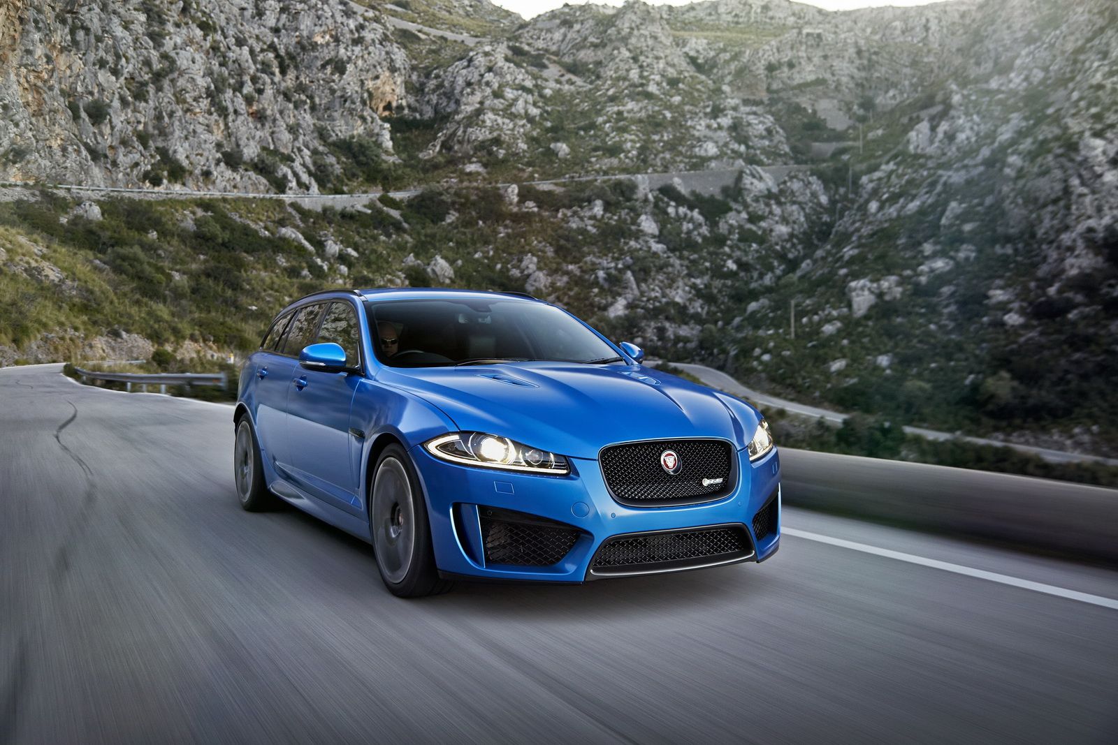 Jaguar-XFR-S-Sportbrake-speeding.jpg