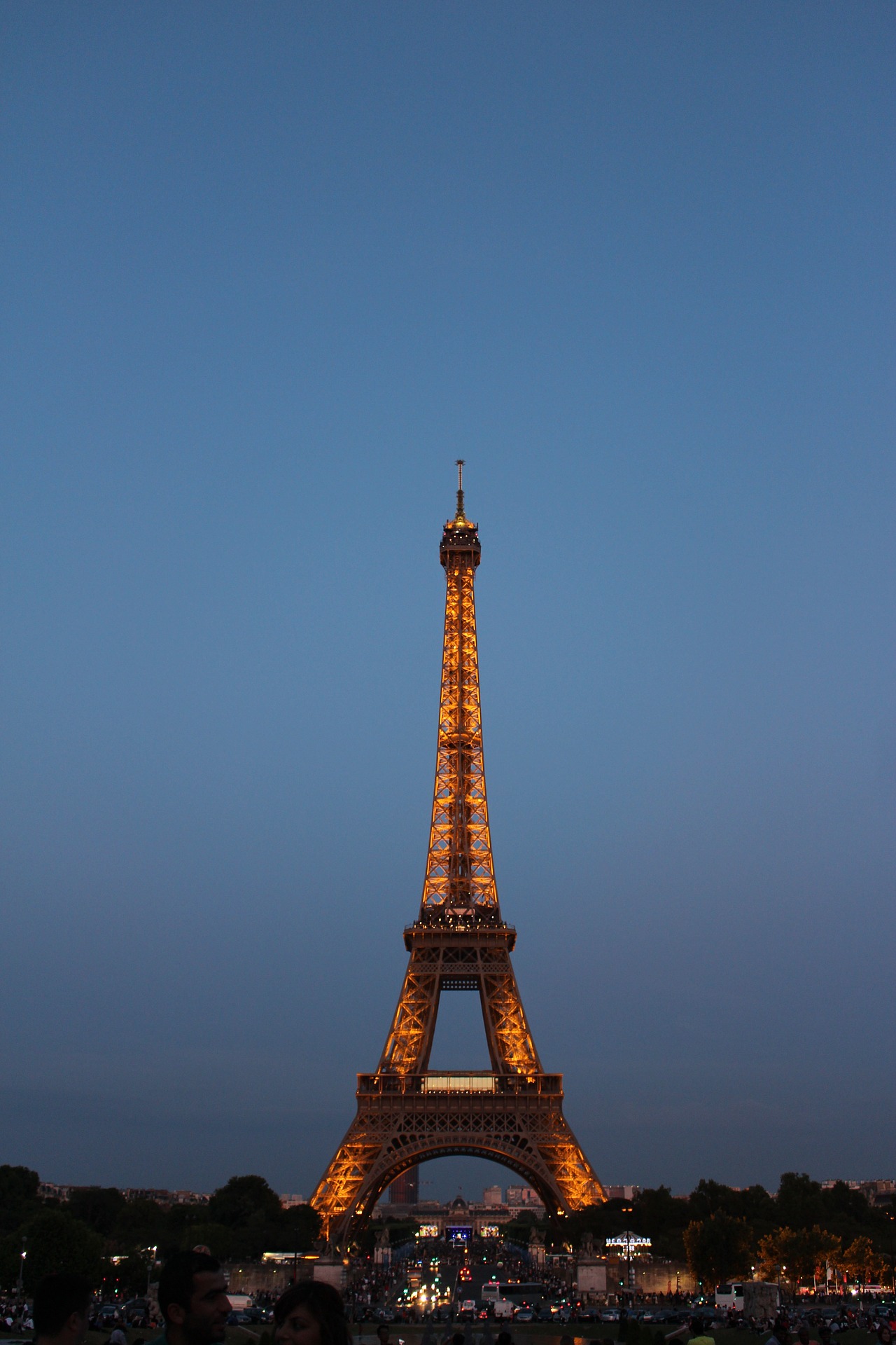 eiffel-tower-918463_1920.jpg