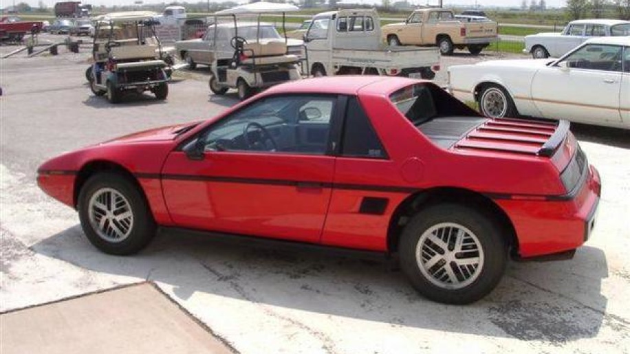 1984-pontiac-fiero-2-1.jpg