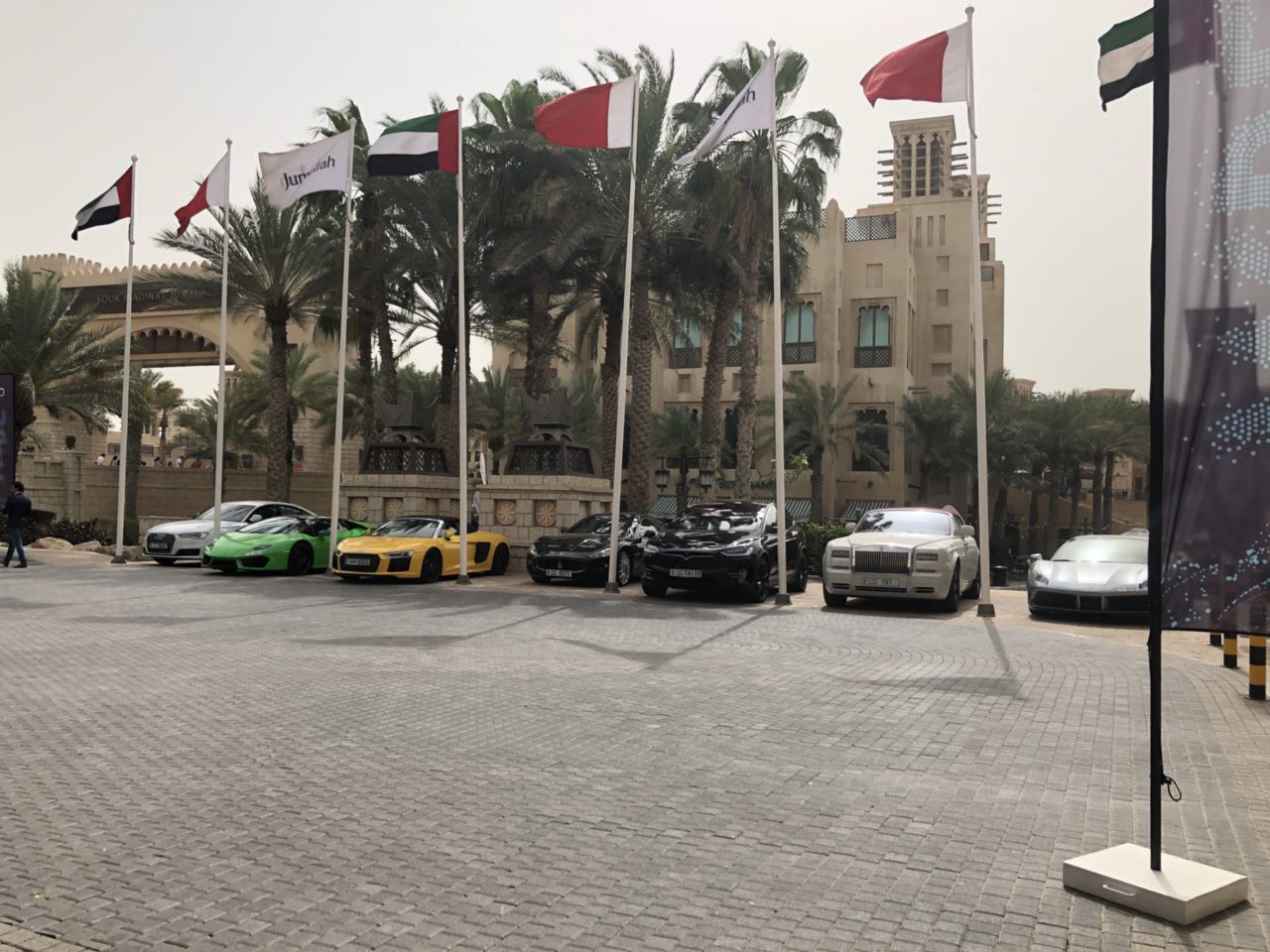 Dubaicars1.jpg