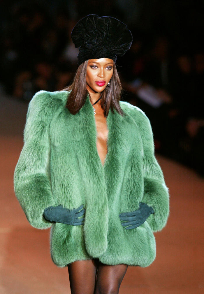 1004103-top-model-naomi-campbell-presents-a-creation-for-f.jpg