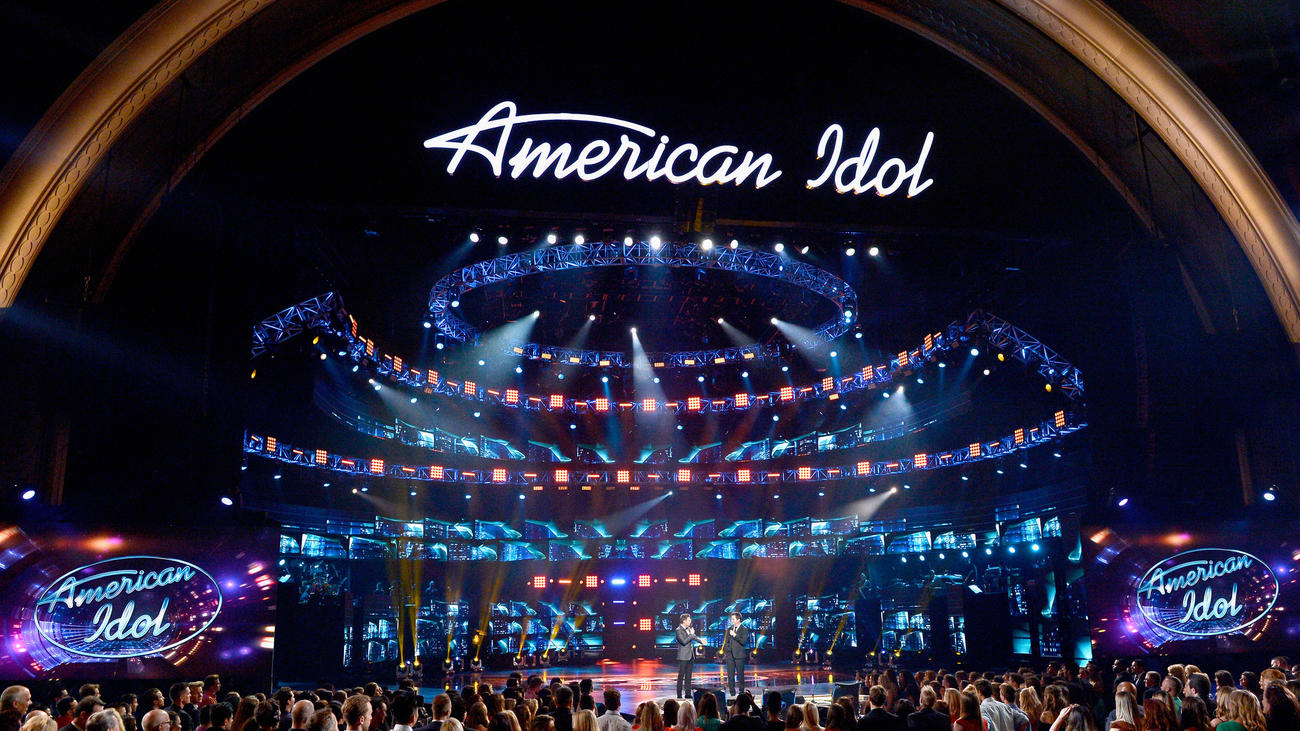 la-et-st-american-idol-series-finale-show-high-003.jpg