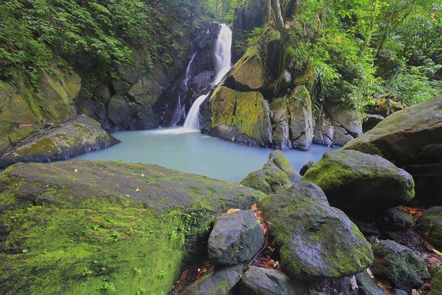 air-terjun-pria-laot.jpg