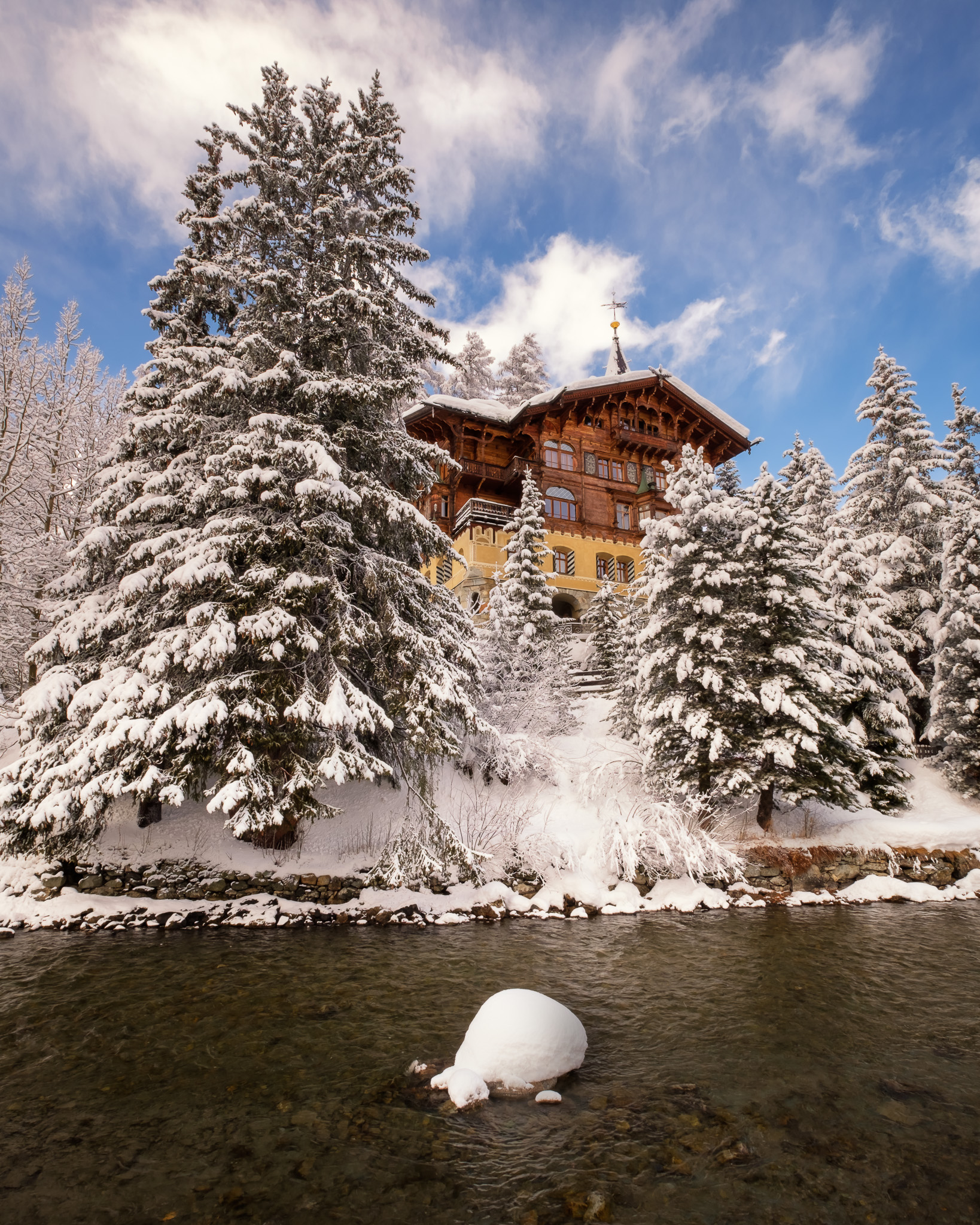 River-Inn-Promenade-in-St-Moritz-Switzerland2.jpg