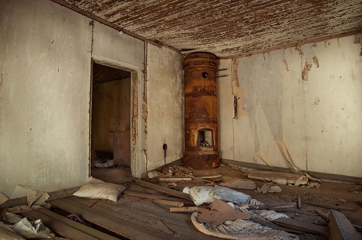 abandoned-1932189__480.jpg