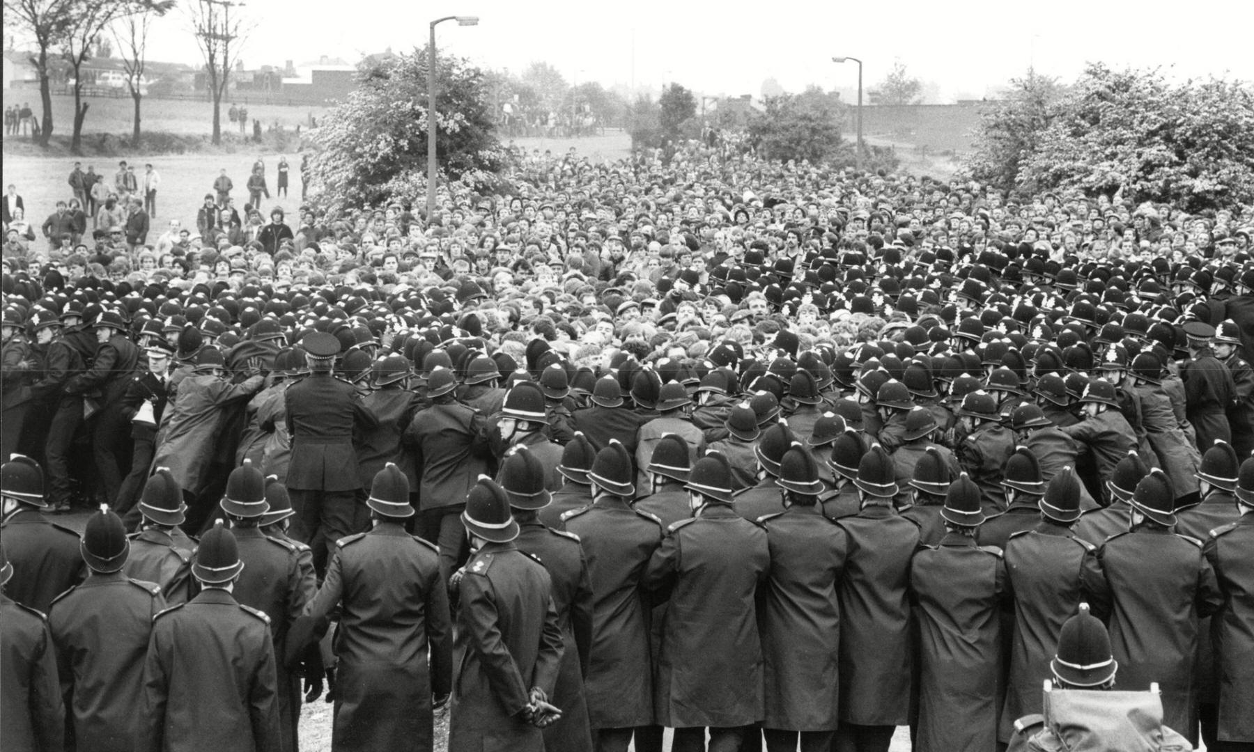 hist_uk_20_1985_1984_thatcher_margaret_miners_strike_pic_battle_orgreave_g_5may2016.jpg