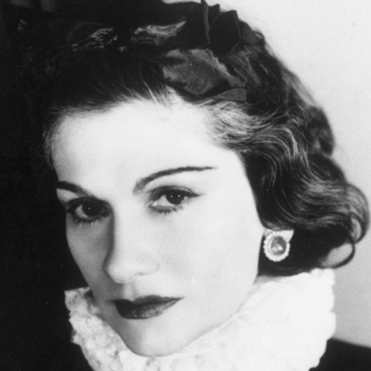 coco-chanel-9244165-2-402.jpg