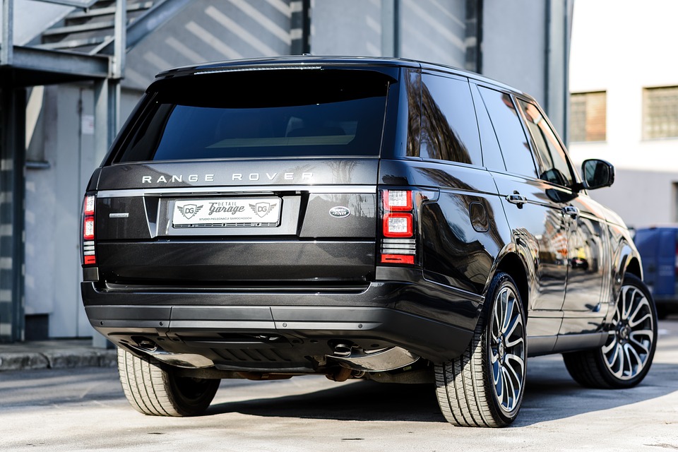 range-rover-2015665_960_720.jpg